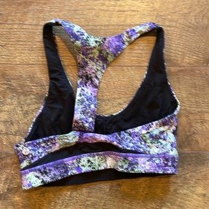 Lululemon Bra Size 6 - no liner